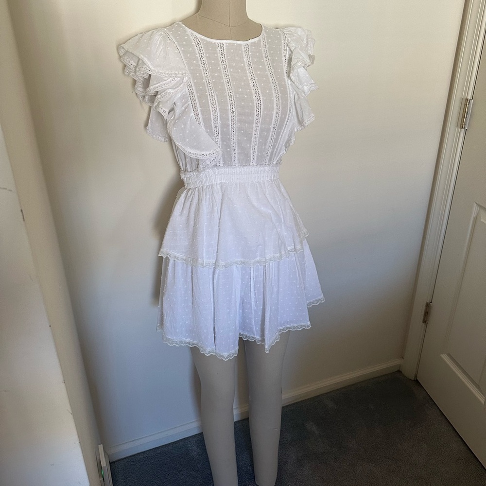 Linen/Lacey Tiered Mini